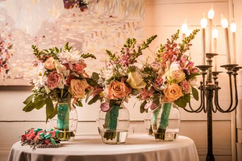 Wedding Bouquet gallery Image 16